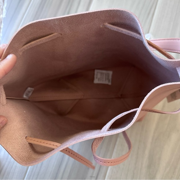 Kayla and Ava Vegan Leather Bucket Bag - Picture 4 of 5
